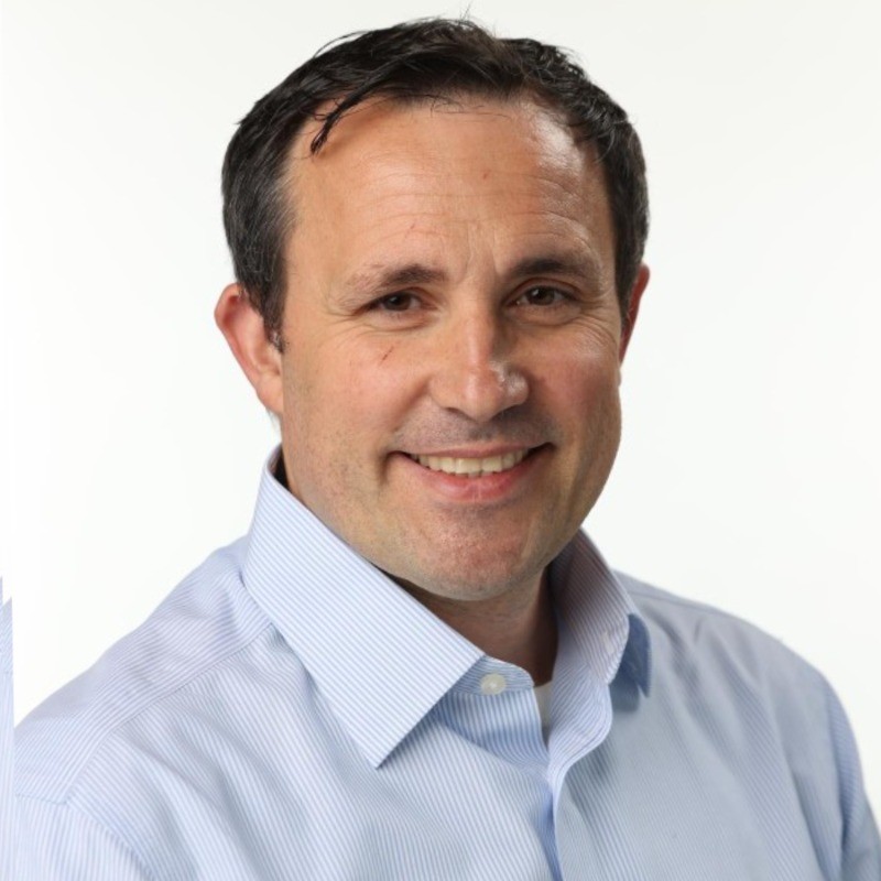 Mariusz Szymoniak headshot